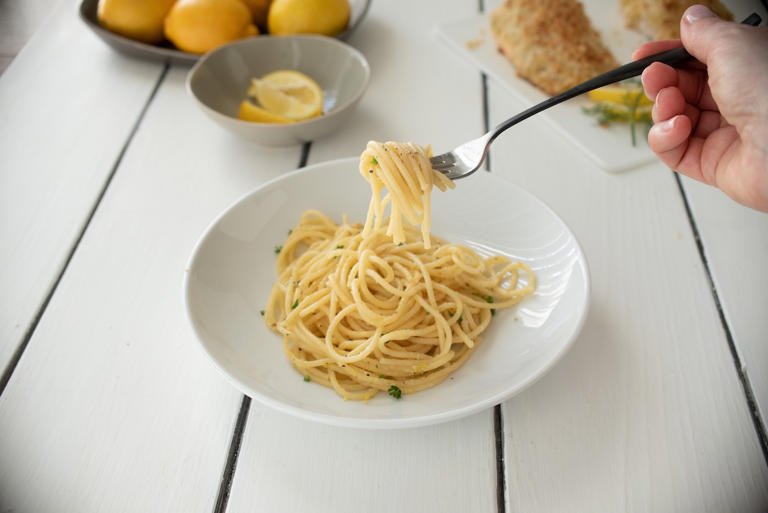 Lemon Pepper Spaghetti: Bright Bold and Ready in 10 Minutes