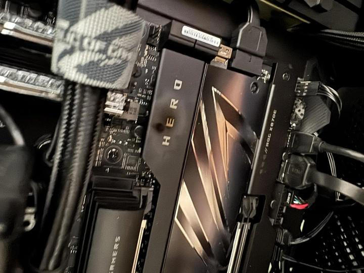 パワフルゆえの代償か…？ NVIDIA RTX 5090でコンデンサ破裂や発火の報告