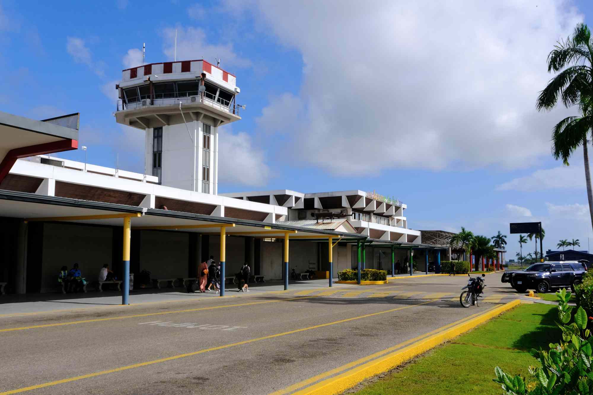 KnifeWielding American Citizen Shot and Killed After Hijacking Plane(00)