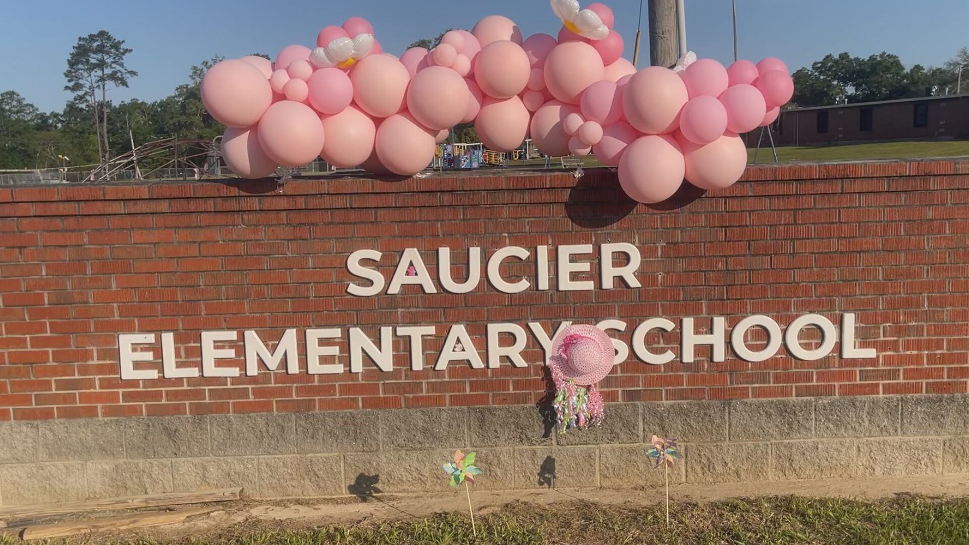 Saucier Elementary goes pink, honoring 6yearold Gracelynn Vick(01)