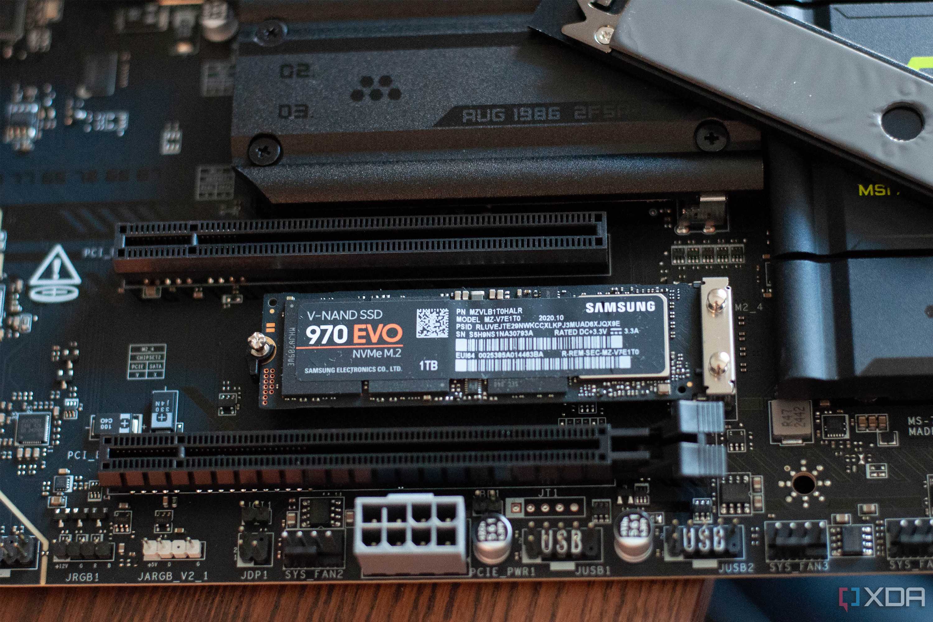 MSI-MAG-X870E-Tomahawk-Wifi-PCIE-m2-slot2