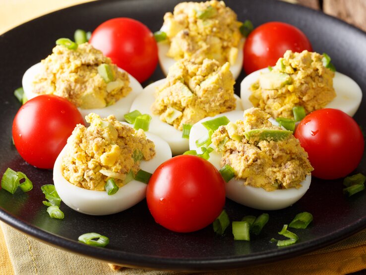 Gefüllte Eier mit Thunfisch: Low-Carb-Leckerei für jede Gelegenheit