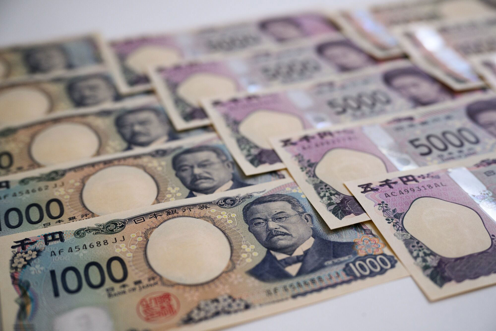 日本市況】円下落、米中貿易摩擦の緩和期待で-株は大幅続伸 日本市況】円下落、米中貿易摩擦の緩和期待で-株は大幅続伸