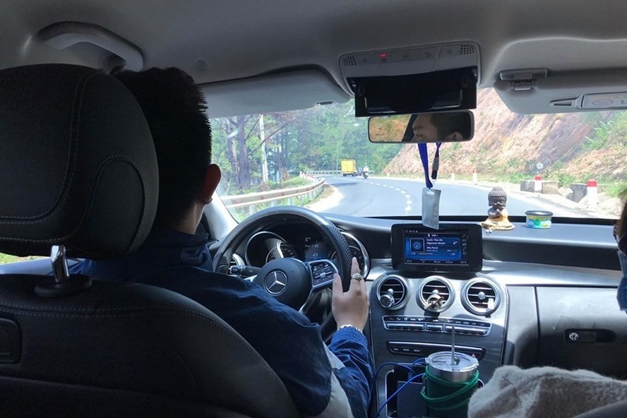 Lái xe khi mệt mỏi hoặc thiếu ngủ là một trong những nguyên nhân hàng đầu dẫn đến tai nạn giao thông, nhưng thường bị nhiều tài xế xem nhẹ. Ảnh: Xuyên Đông