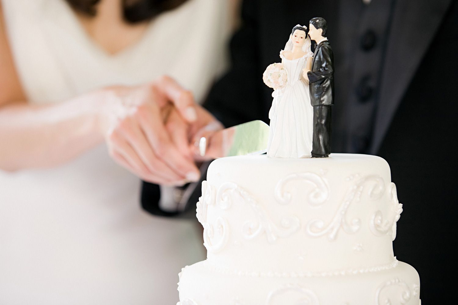 Bride’s SisterinLaw Refuses to Make Her Wedding Cake for Free ‘This(01)