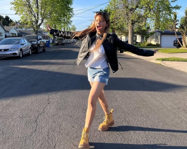 12 Inspirasi Ootd dengan Celana Jeans Ala Sorn CLC, Stylish dan Kasual!