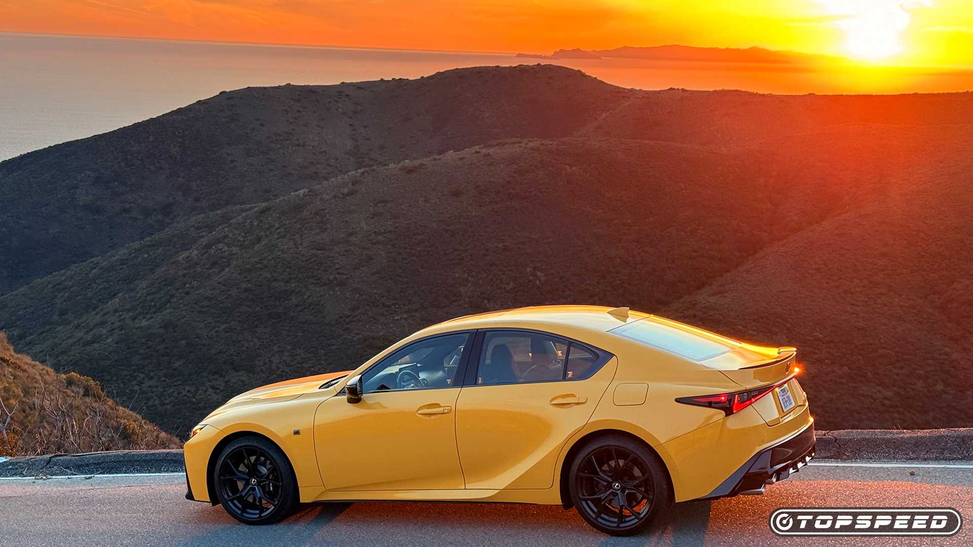 2025 Lexus IS500