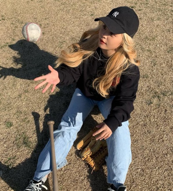 12 Inspirasi Ootd dengan Celana Jeans Ala Sorn CLC, Stylish dan Kasual!