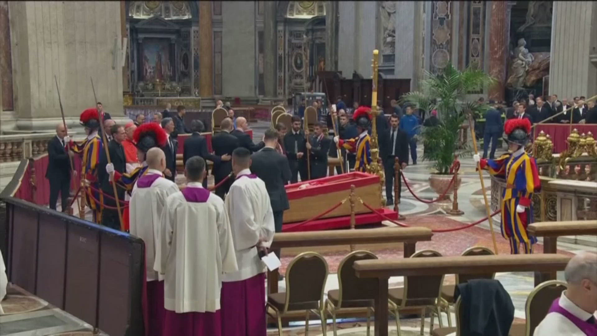 Thousands flock to St. Peter's Basilica to say final goodbye to Pope
