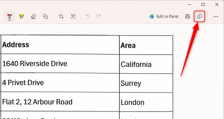 The copy button in the Windows 11 Snipping Tool is selected.