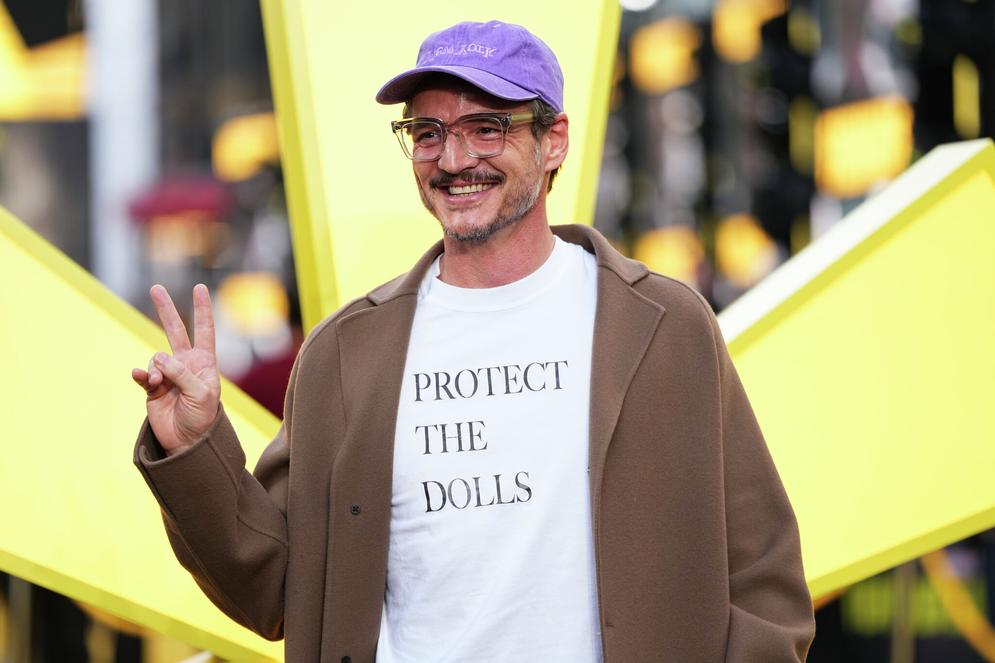 Pedro Pascal Calls J K Rowling A Heinous Loser After Her Anti Trans Post