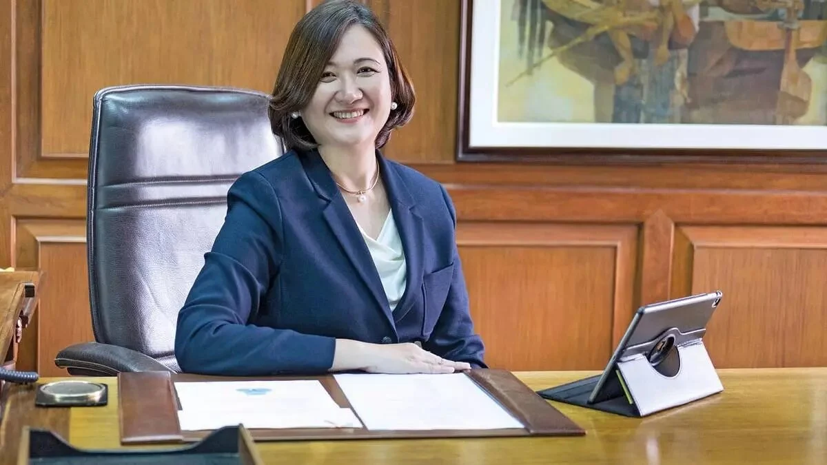 Sheila Marie Uriarte-Tan, la abogada que maneja el fondo de 5.400 millones  que deja el Papa Francisco