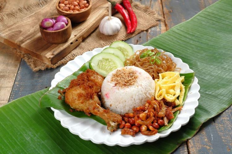 Buruan Cicipi! 4 Tempat Nasi Campur Terenak di Surabaya Yang Akan Memanjakan Lidah Anda Buruan Cicipi! 4 Tempat Nasi Campur Terenak di Surabaya Yang Akan Memanjakan Lidah Anda