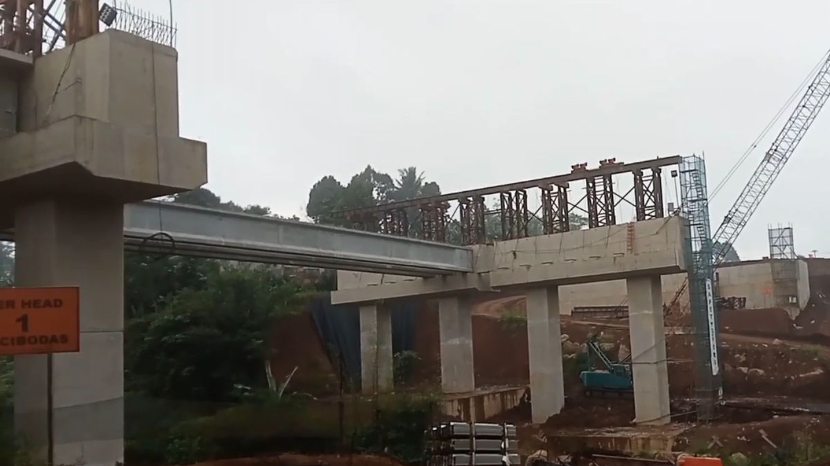 Kemajuan Terkini Proyek Tol Bocimi: Pasang Girder Bentangan Kedua Jembatan Cibodas Mulai