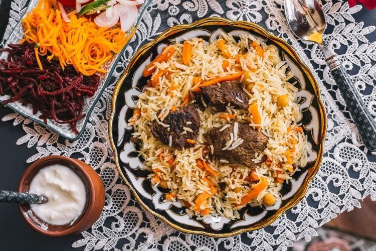 Menjelajahi Enaknya Kuliner Timur Tengah di Ampel Surabaya Menjelajahi Enaknya Kuliner Timur Tengah di Ampel Surabaya