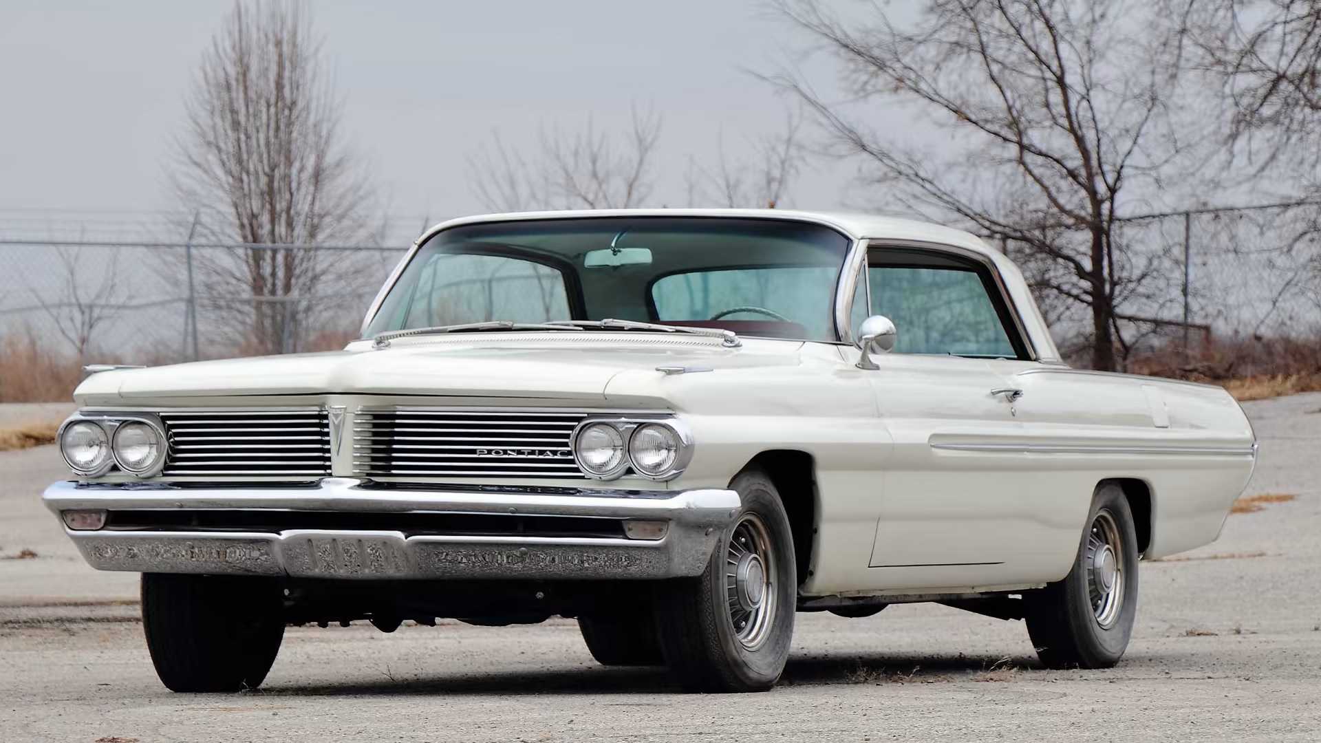 White 1962 Pontiac Catalina Super Duty forward