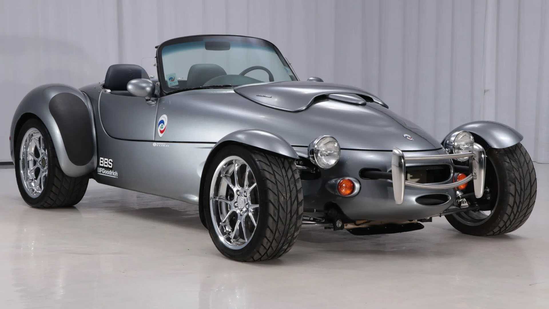 1999 Panoz Roadster front, three-quarter