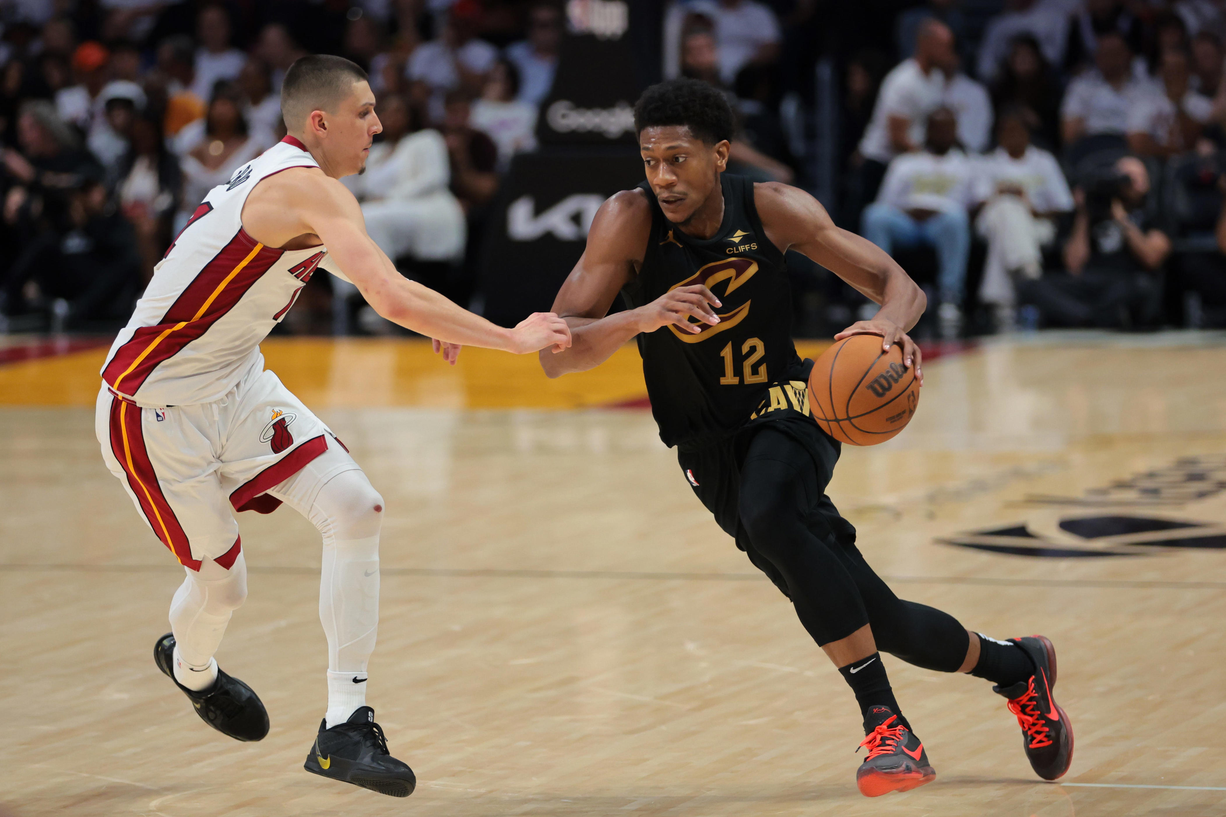 Cavs' De'Andre Hunter makes regular-season debut after sitting out with ...
