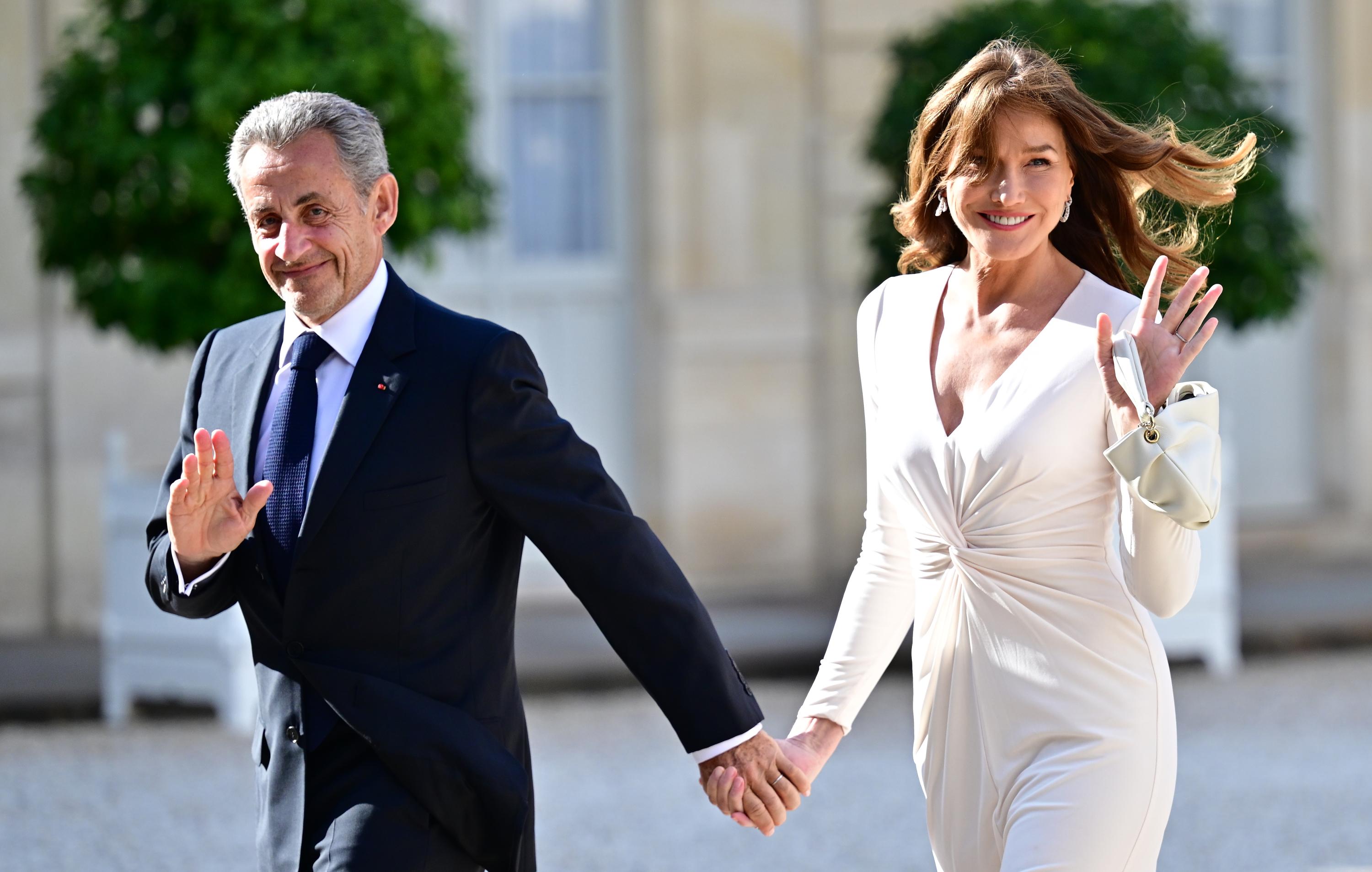 Carla Bruni parle de son couple avec Nicolas Sarkozy : «Avant de rencontrer  mon mari, je n'étais pas dans une grande option d'engagement»