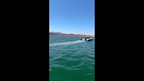US: Speedboat Goes Airborne During Lake Havasu’s Desert Storm Event