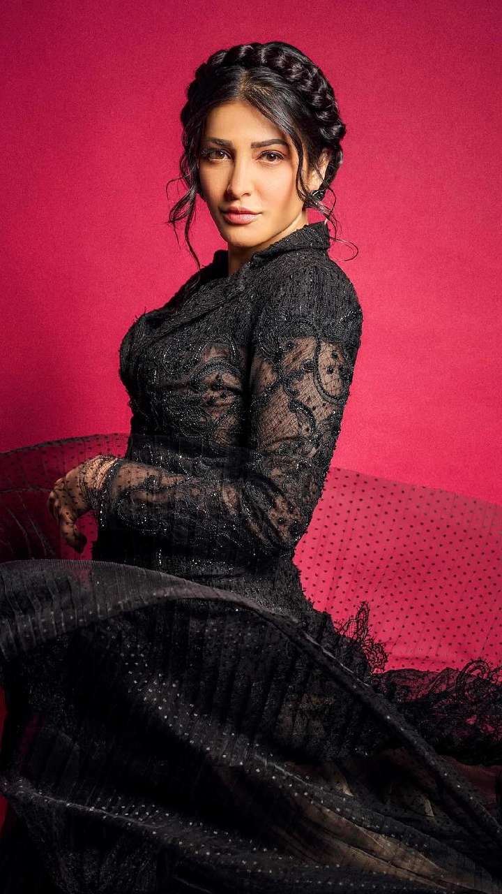 Shruti Hassan’s 9 Trendy Hairstyle To Try This Wedding Season