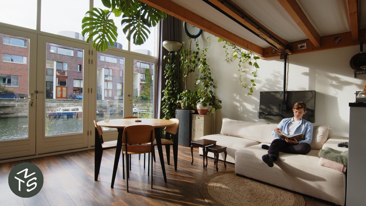 Plant-filled Waterfront Loft, Amsterdam - 45sqm/484sqft