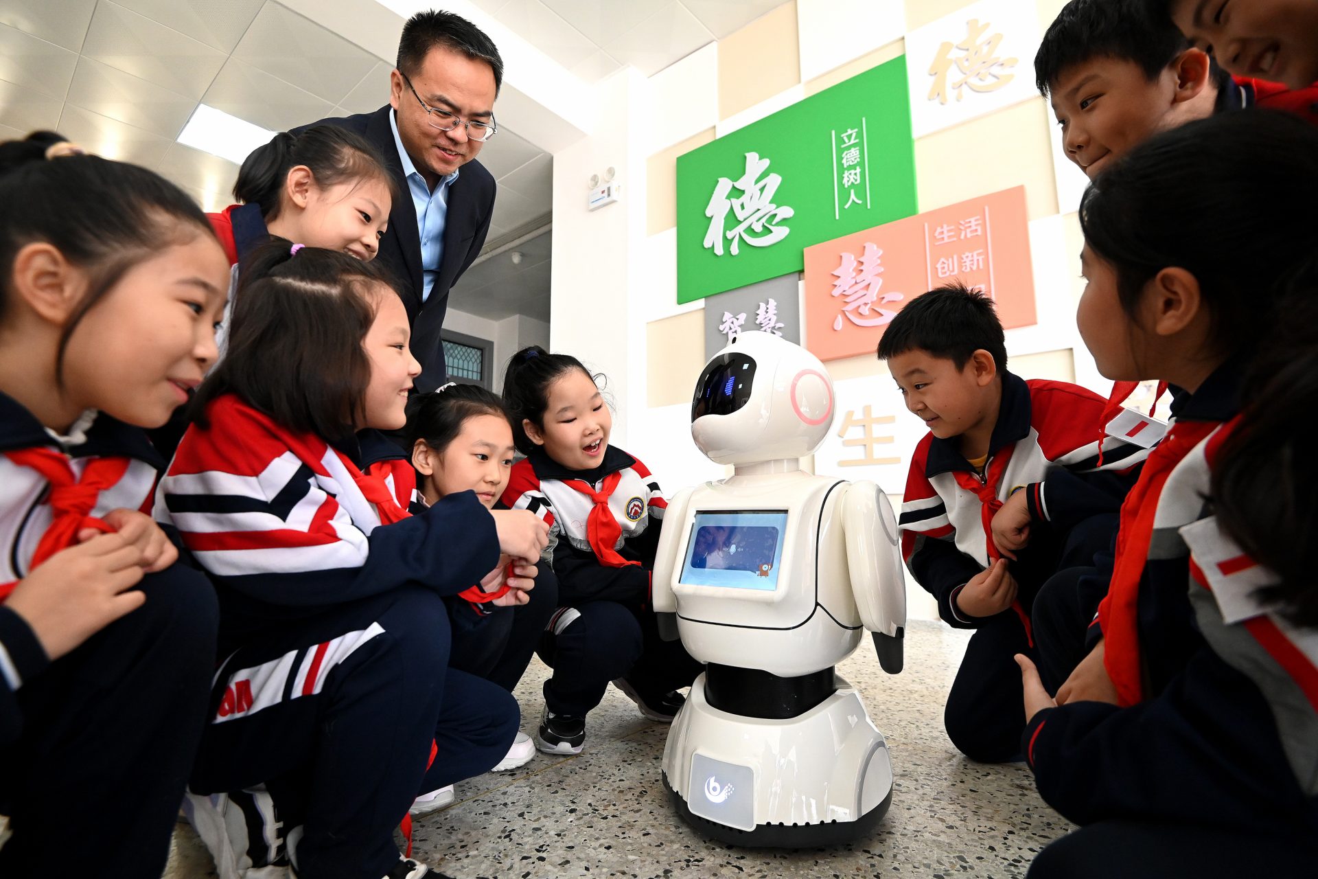 Chinese Kindergarteners Will Learn How To Use Ai At School