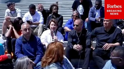 Amy Klobuchar Blasts GOP Cuts To SNAP At Hakeem Jeffries & Cory Booker