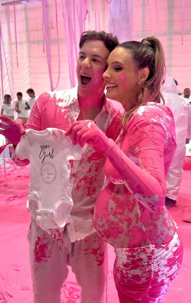 Lele Pons y Guaynaa esperan a una niña