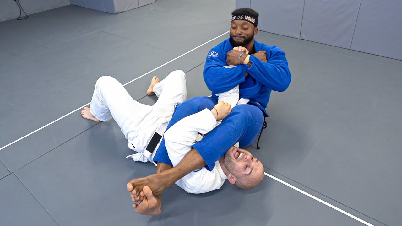 Bodybuilder vs Judo