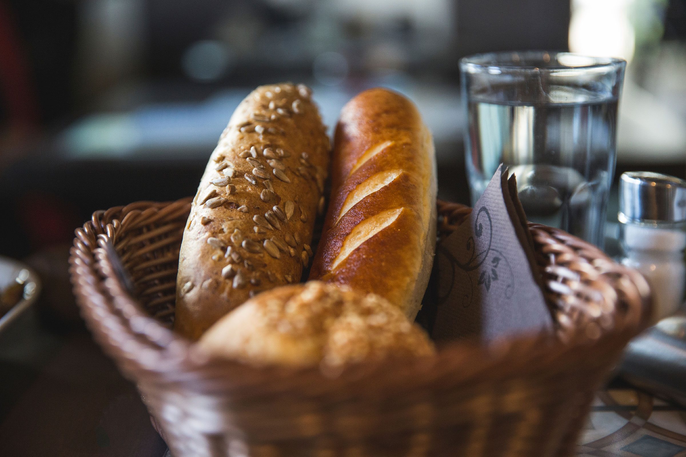 13 things you shouldnt eat at a restaurant bread basket
