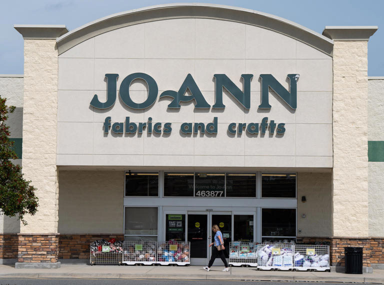 28 Florida Joann Fabrics are still open. Here's the list