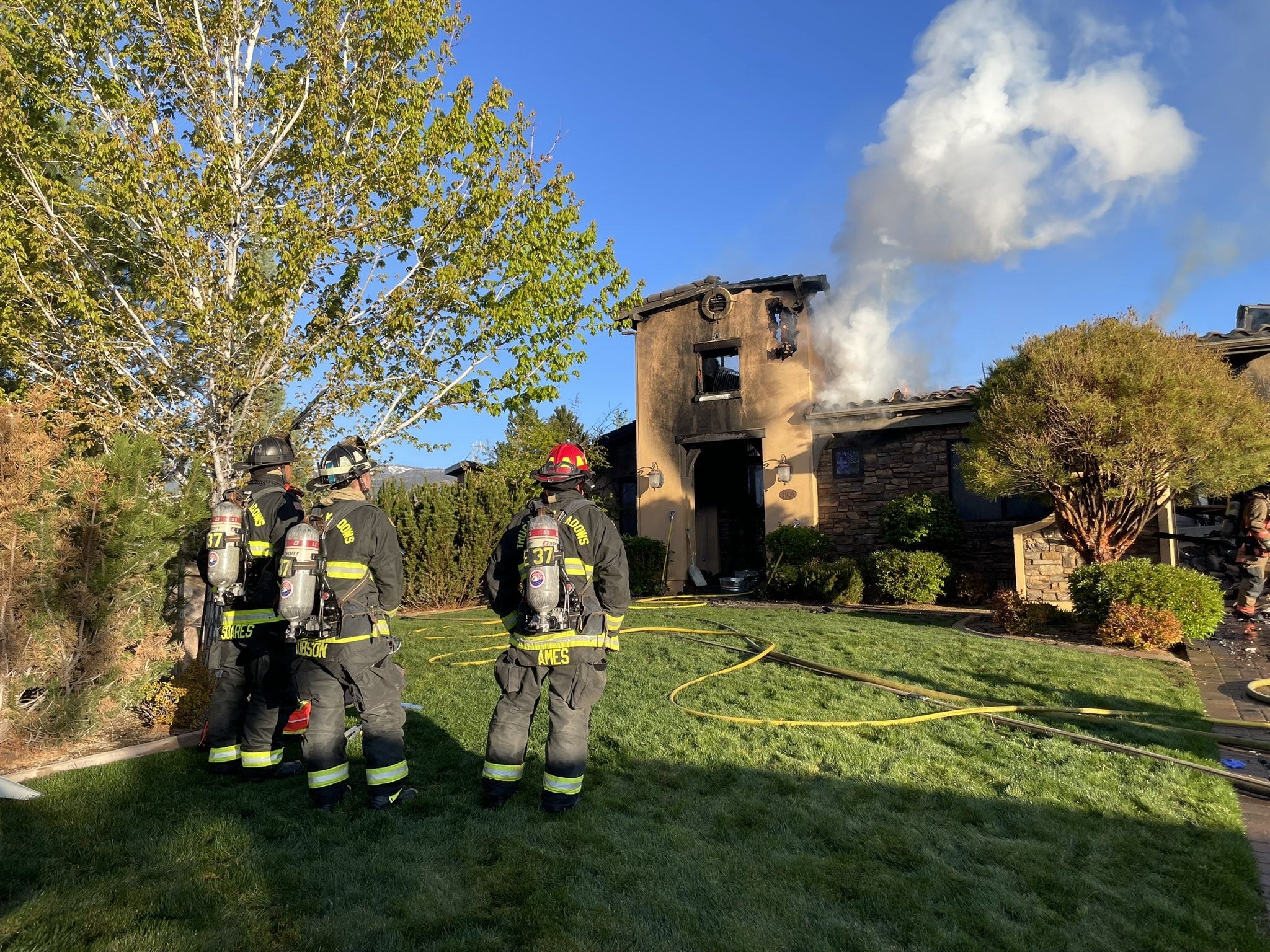 1 dead after house fire on Aspen Hollow Drive in south Reno, TMFR says