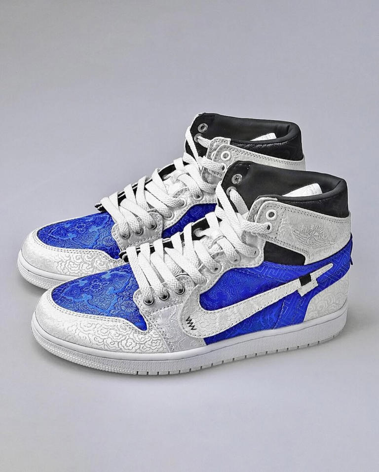 ダンク supreme off white JORDAN 1 fragment Two Icons, One Shoe: Fragment x Off-White Satin Air Jordan 1