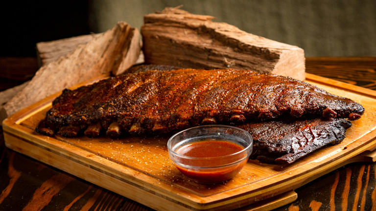 Here's Why Texas Roadhouse Ribs Are So Tender