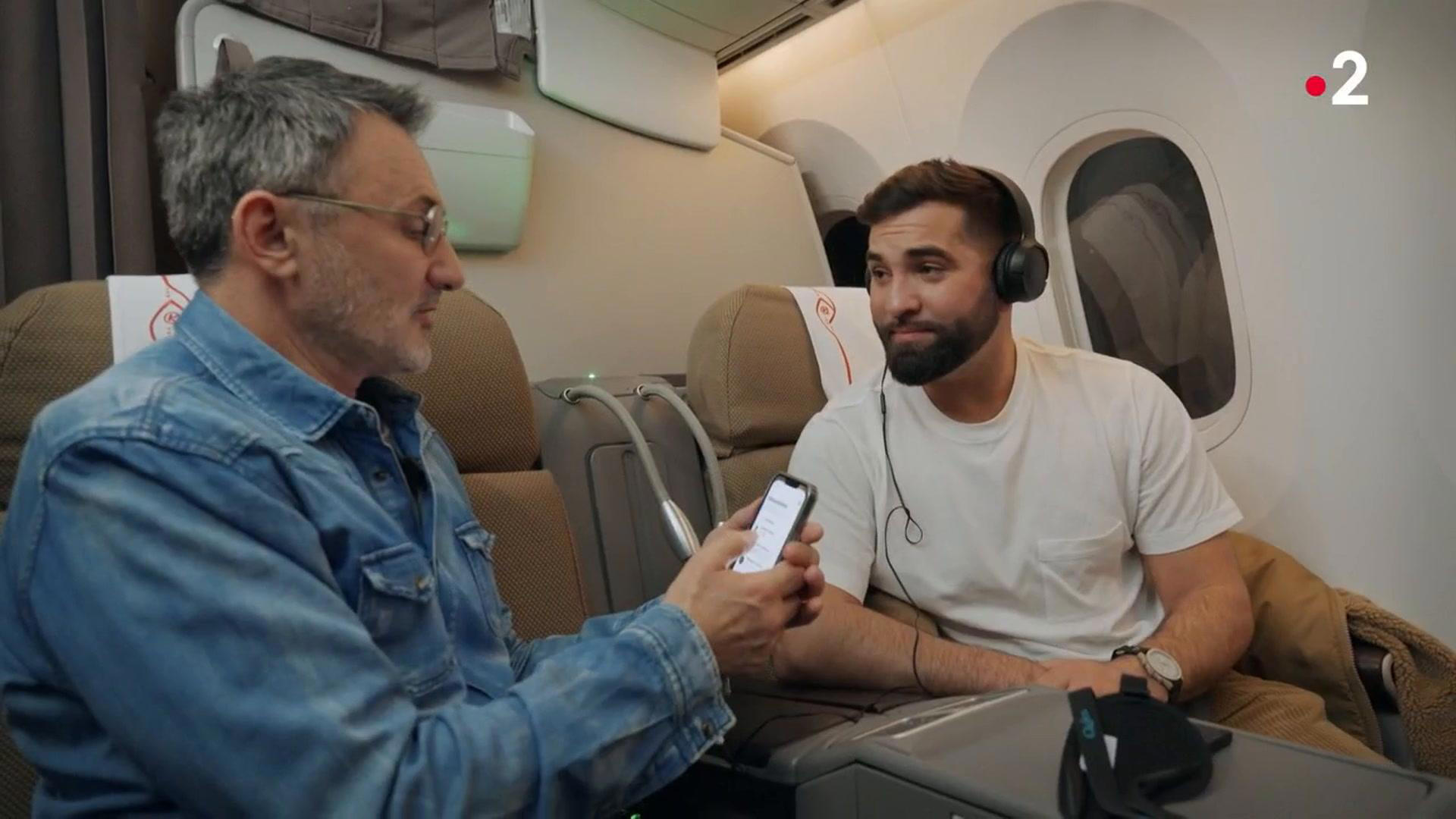 Kendji Girac (Rendez-vous en terre inconnue) ému aux larmes par un message de sa compagne : “Je t'aime mon amour”