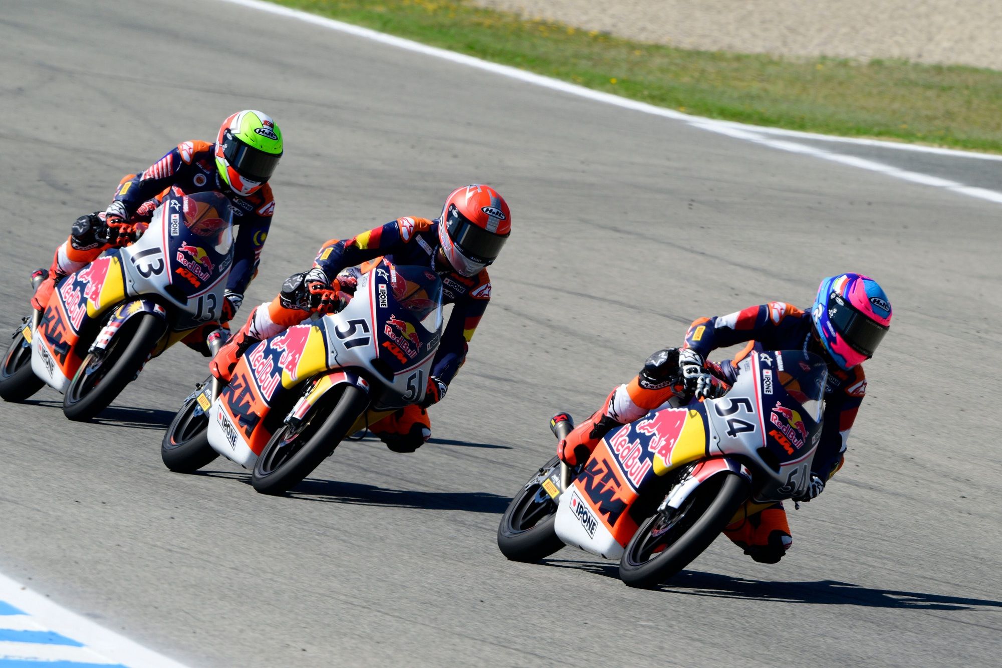 Makin Melesat di Red Bull Rookies Cup, Veda Pratama Dipuji Pemilik Tim ...