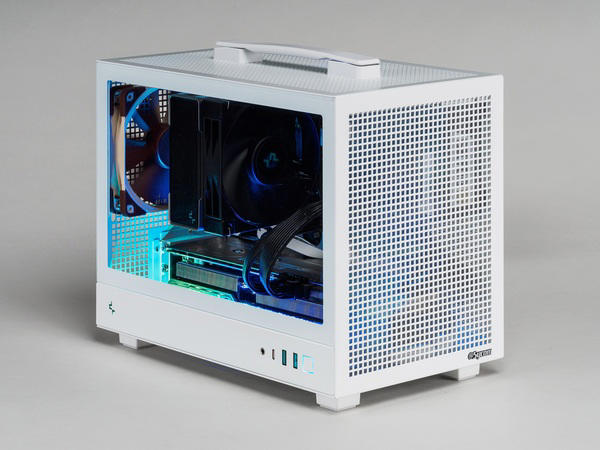 RTX 3070搭載のZOTAC製ミニPCが「FFXIV」推奨認定を取得