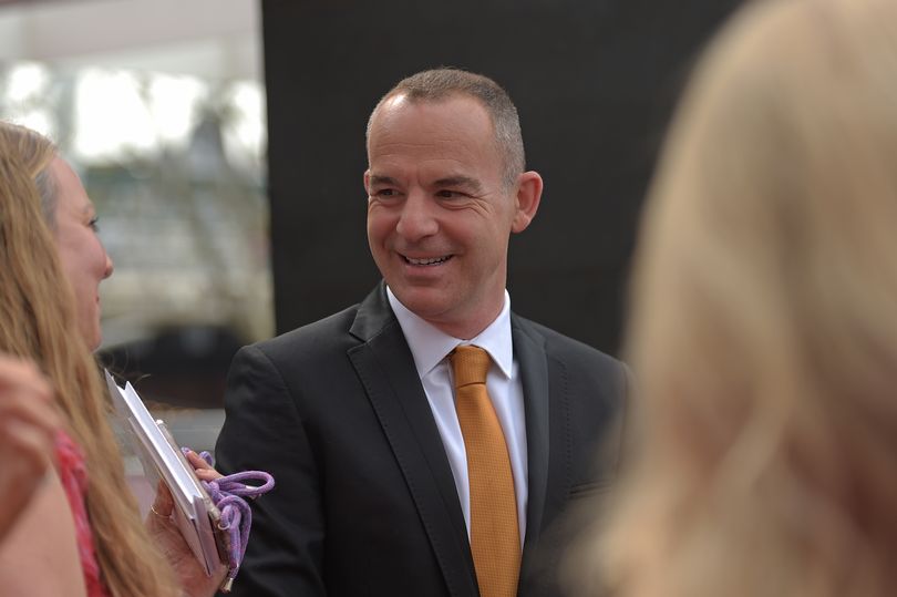Martin Lewis says 'remember it' as 1million people call 159