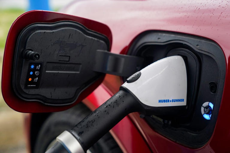 house-republicans-propose-200-electric-vehicle-registration-fee