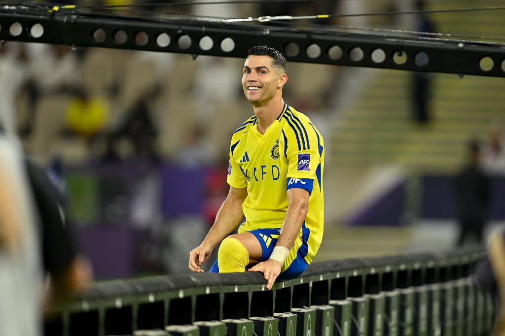 アルナスル×インテル·ミラノ＞前半,シュートを放つアルナスルのC