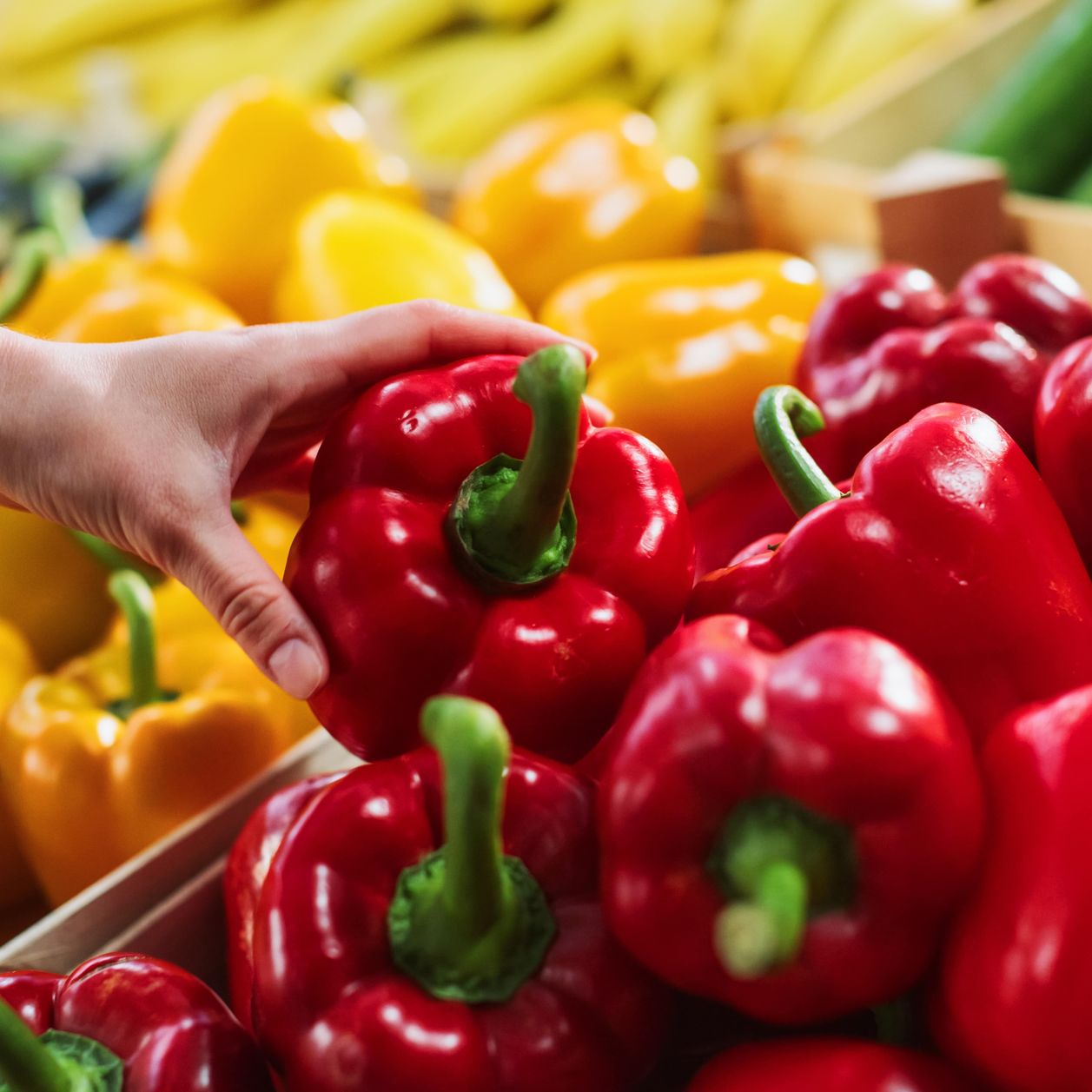 Voici pourquoi vous devriez choisir des poivrons rouges plutôt que les ...