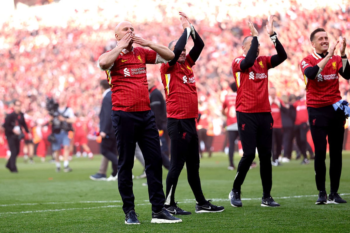 Pundits and players heap praise on Arne Slot as Liverpool secure second ...