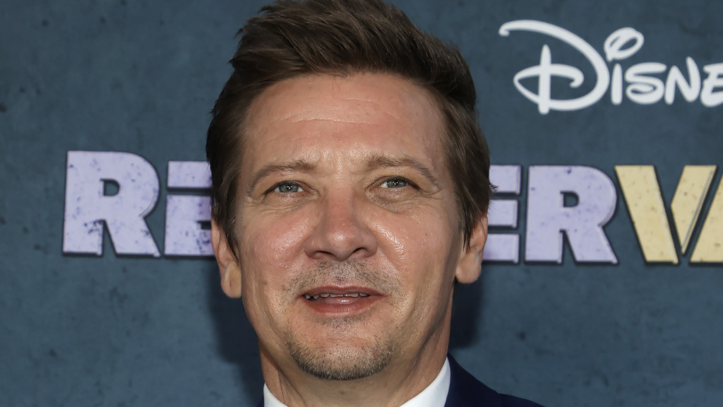 Jeremy Renner recalls getting back on the snowplough that ran him over