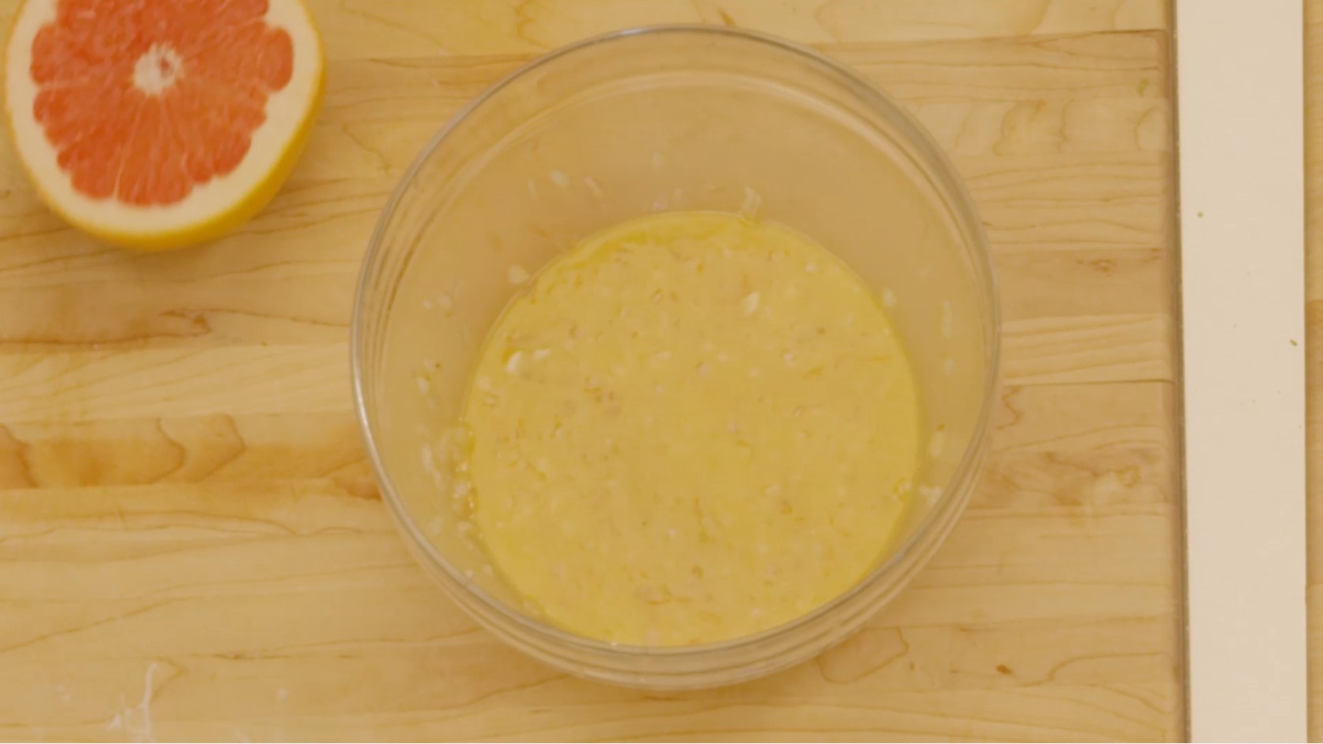 Schalotten und Grapefruit, ein bitteres und doch köstliches Salatdressing