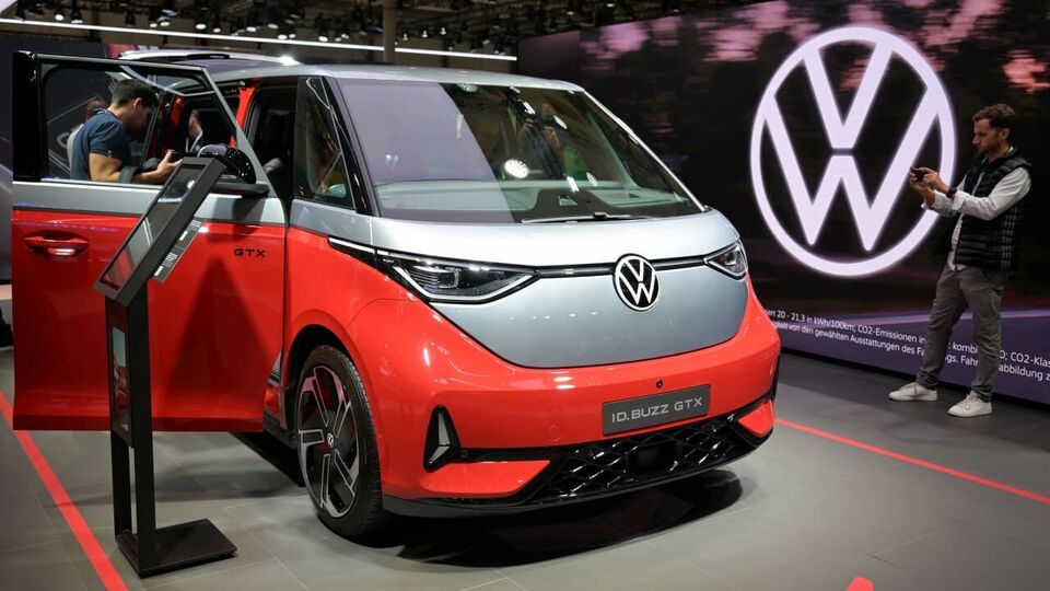 Volkswagen Layoffs Europe S Largest Carmaker Slashes Headcount By