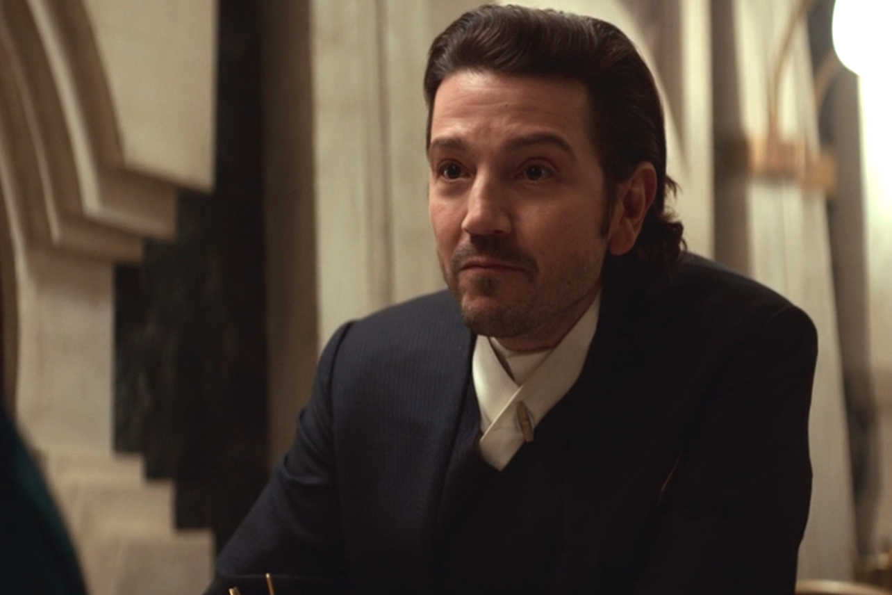 Diego Luna Achieves Peak Hottness As Undercover Space Spy Hot Varian ...