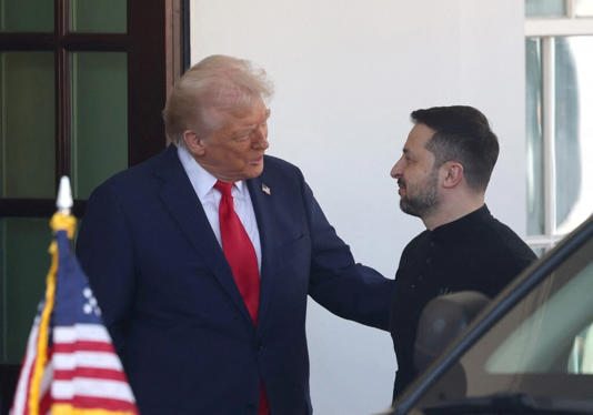 Accordo storico tra Ucraina e Usa sui minerali. Trump: "Ho detto a Zelensky che la Russia ...