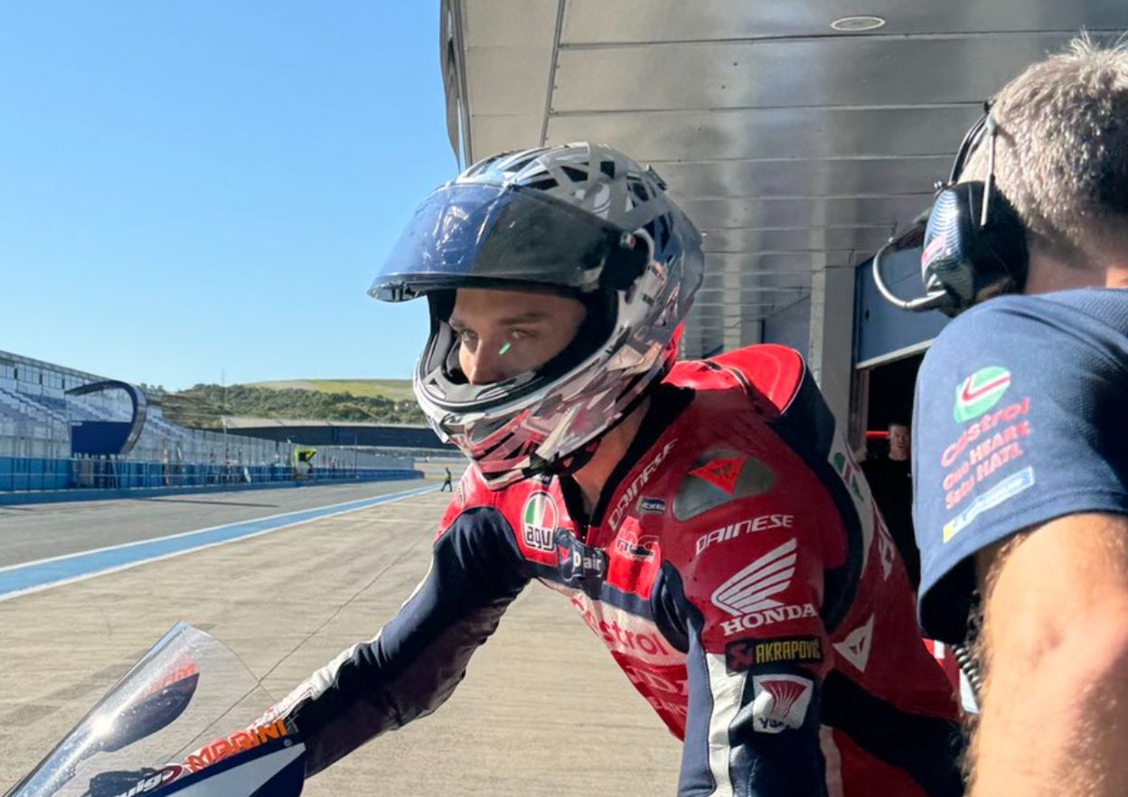 Luca Marini Coba Helm Baru AGV dengan Fitur Keren: Wingletnya Sekarang Tersedia!