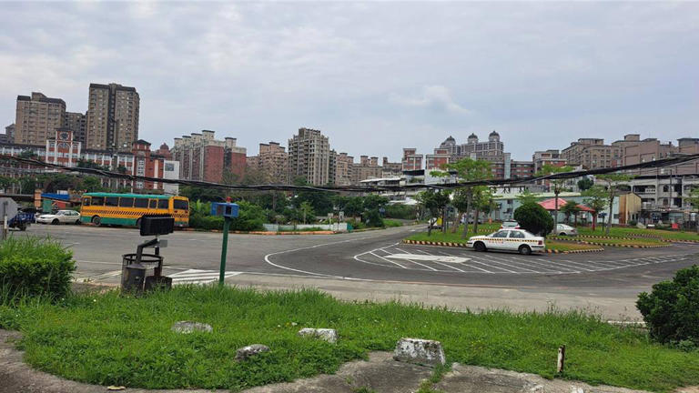 過去各方民代力爭在南崁地區新增五福國小，但近年來少子化問題嚴重，周邊國小人數銳減，市府是否要設校面臨兩難。（姜霏攝）